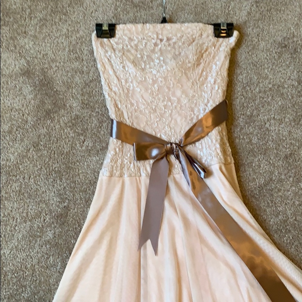 Pink lace dress - Picture 4 of 7